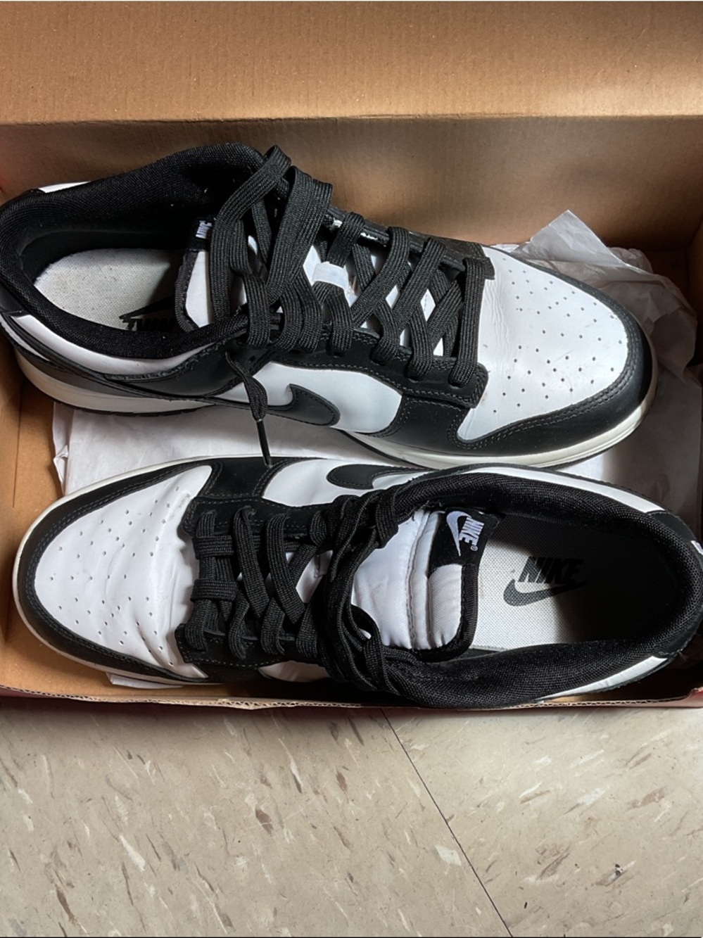 Nike Men’s Black and White Low-Top Sneakers